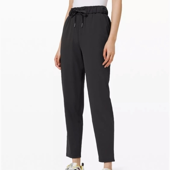 lululemon athletica Pants - Lululemon On The Move Pants Joggers Athleisure Size 4 Minimalist YOGA
